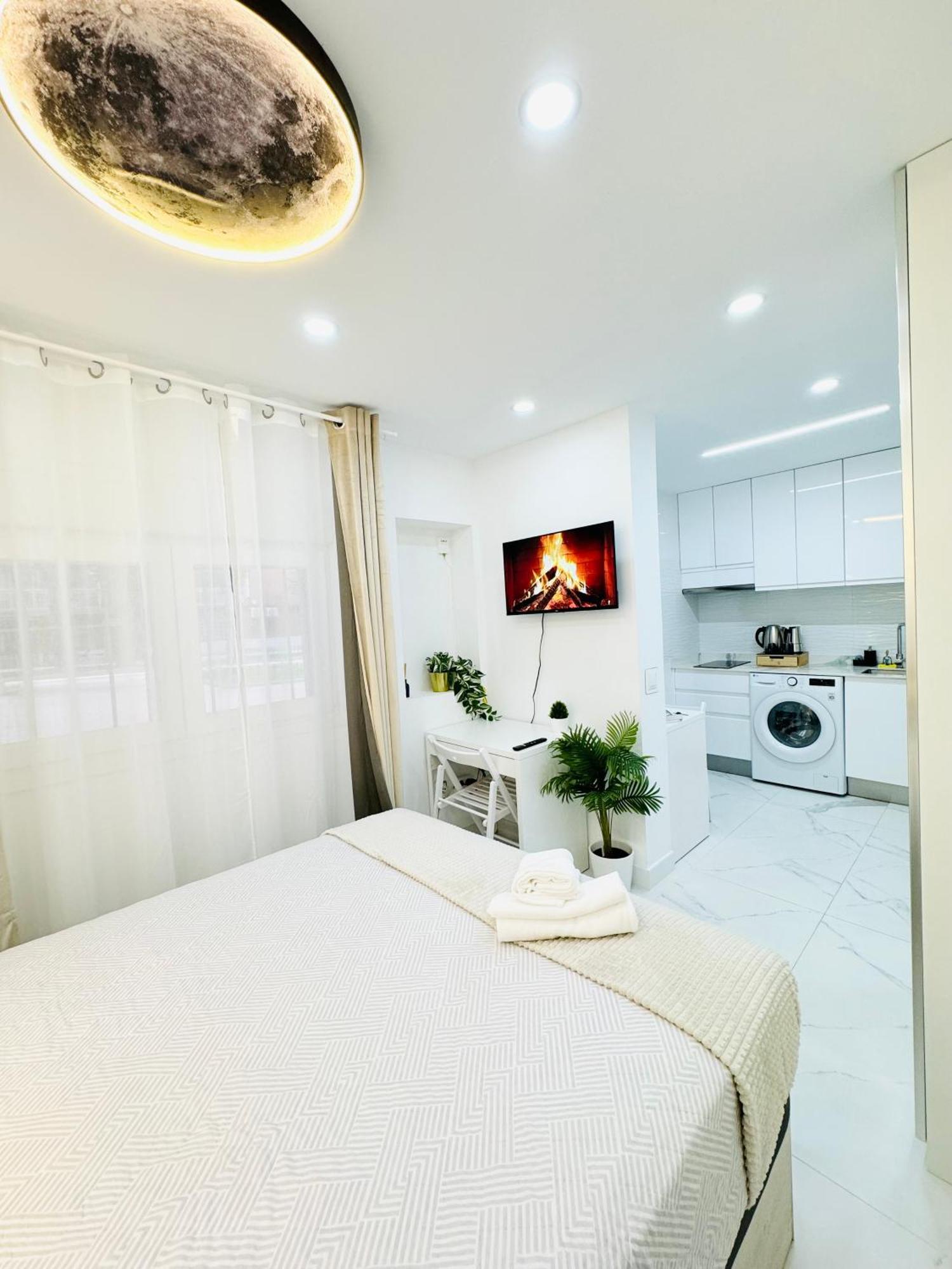 A Y A Apartamento Fuenlabrada Exterior photo